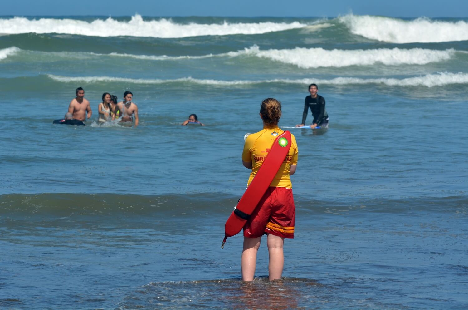 فتيات فرق انقاذ الشواطئ