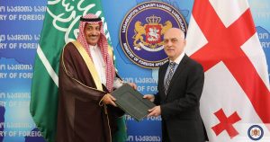 سفير السعودية في جورجيا يقدم أوراق اعتماده لوزير الخارجية الجورجي