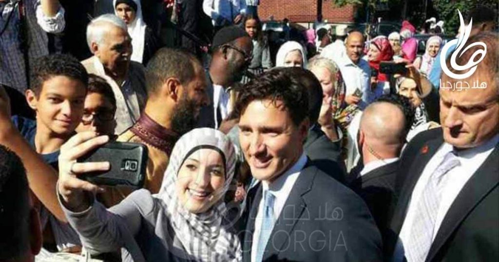 رئيس الوزراء في صورة مع فتاة مسلمة في احتفال عيد الفطر 2019