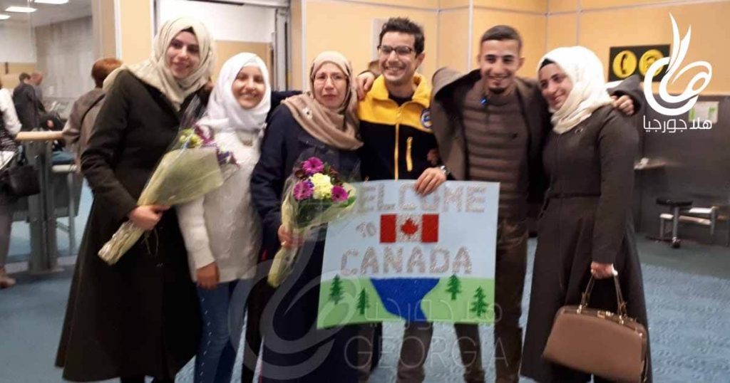 مجموعة من المواطنين المهاجرين العرب في كندا في استقبال مجموعة جديدة - الجالية المسلة في كندا