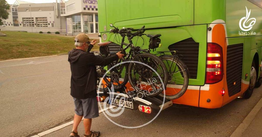 حافلات تبليسي مع مقترح تثبيت مشابك الدراجات الهوائية