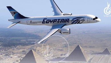 مصر للطيران في رحلة مسيرة تعبر فوق الأهرامات