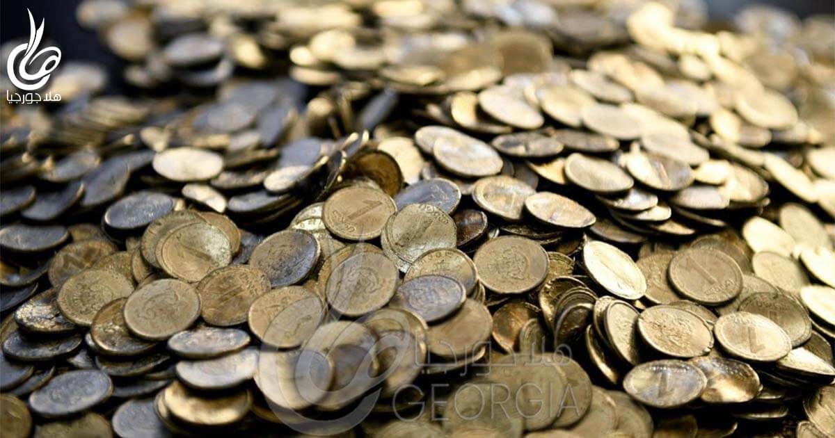 نقود معدنية مزيفة ضبطتها وزارة المالية بحوزة 3 مواطنين