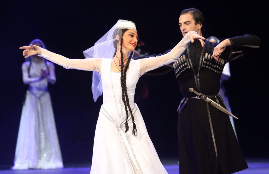 الرقص التاريخي الجورجي الباليه الوطني "سوخيشفيلي" 4