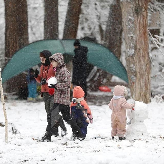 بالصور: الثلوج تغطي تبليسي 5
