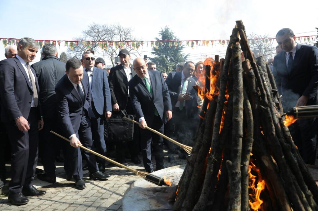 رئيس وزراء جورجيا يشارك شخصياً في احتفالات نوروز في جورجيا 5