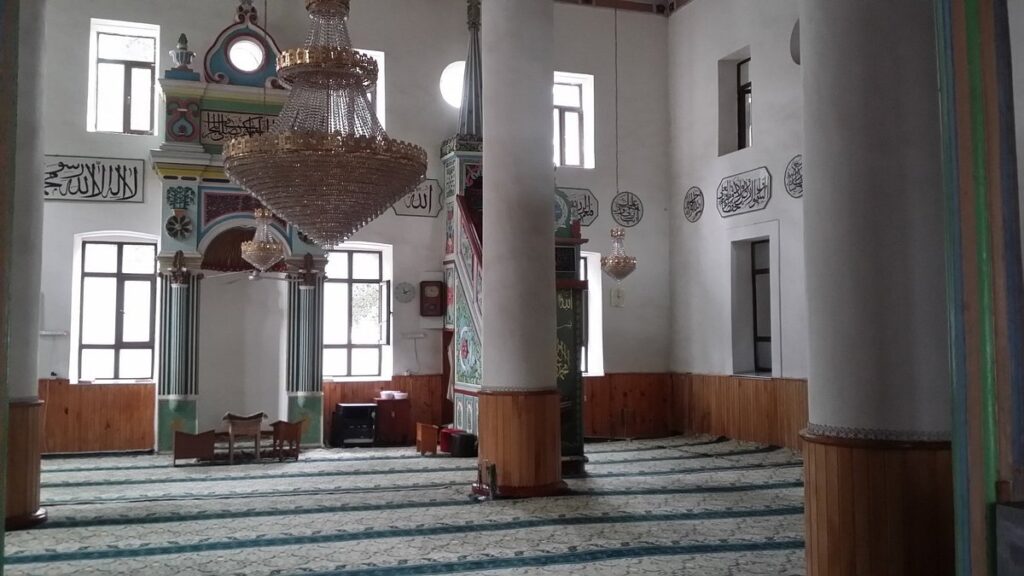 أشهر المساجد في جورجيا وأماكن وتاريخ إنشائها 8
