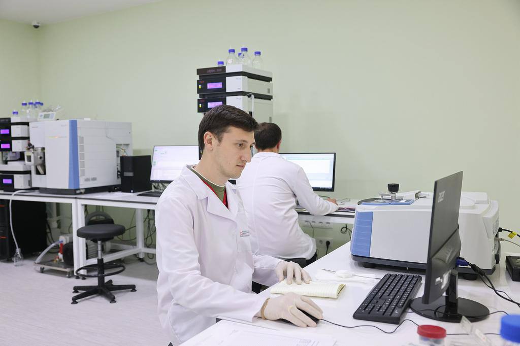  افتتاح أول مختبر مراقبة جودة الأدوية في جورجيا 10