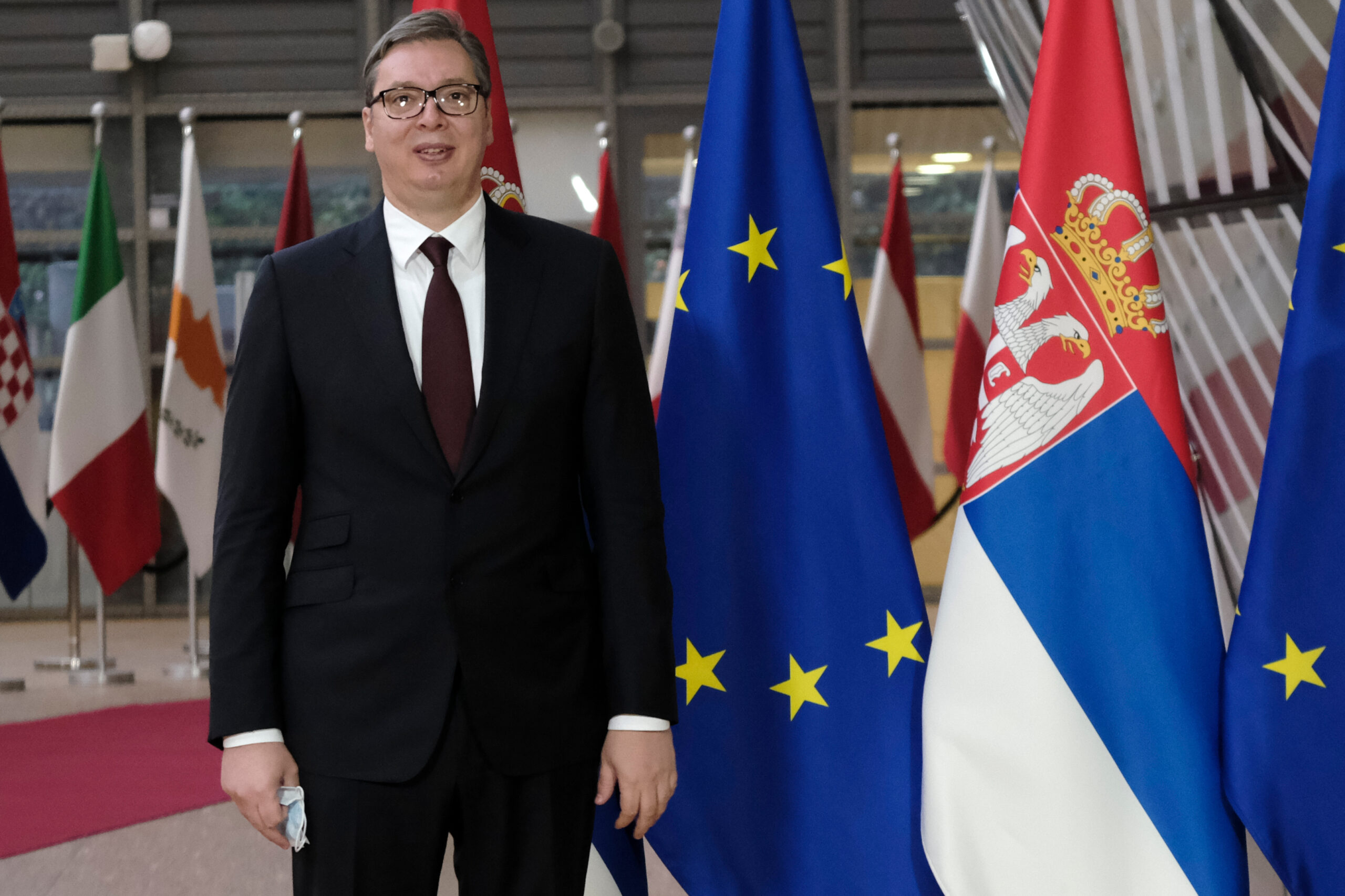 Shutter Stock/ رئيس صربيا يشيد برئيس وزراء جورجيا في منتدى دافوس